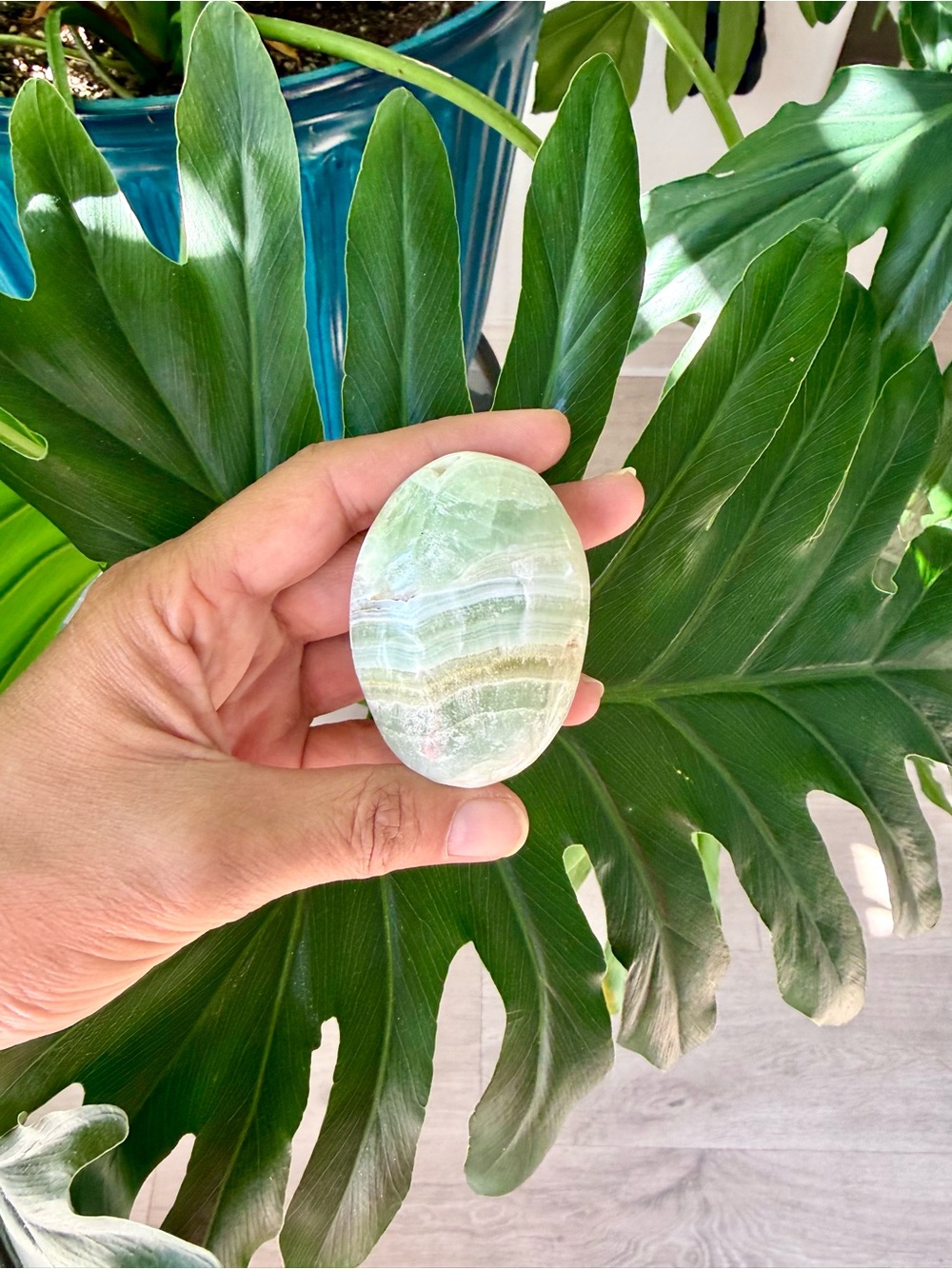 Pistachio calcite Palmstone